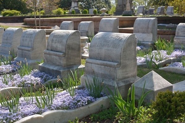 Oakland_cemeteray_graaves