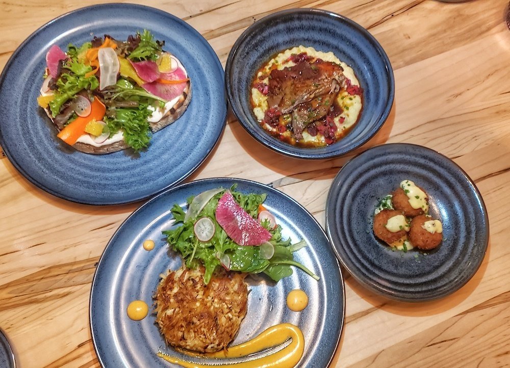 dining-halcyon-forsyth-roamilicious