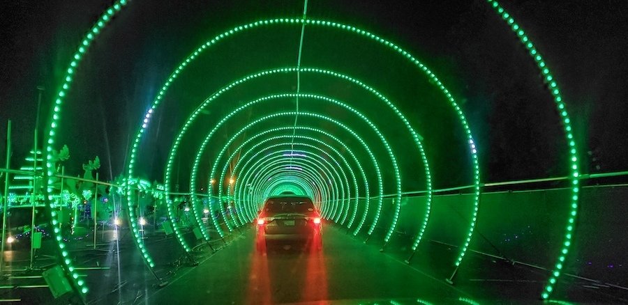 christmas-light-show-atlanta-kids-2020